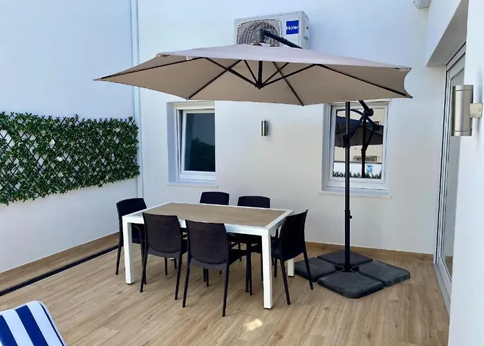 Ezaro Apartman *