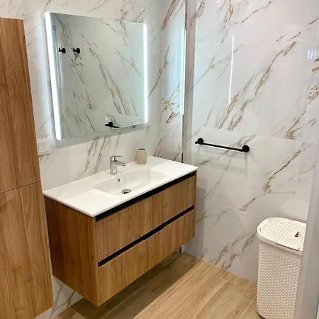 Ezaro Apartment